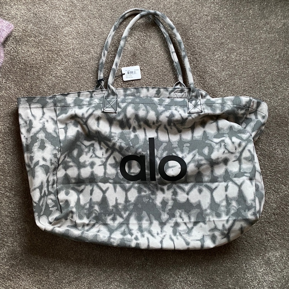 Alo tie dye tote NWT